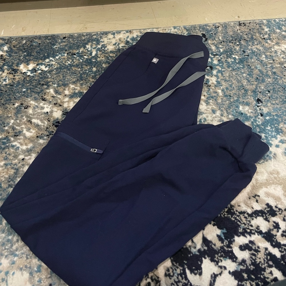 Size Small FIGS Zamora Jogger Scrub Pants